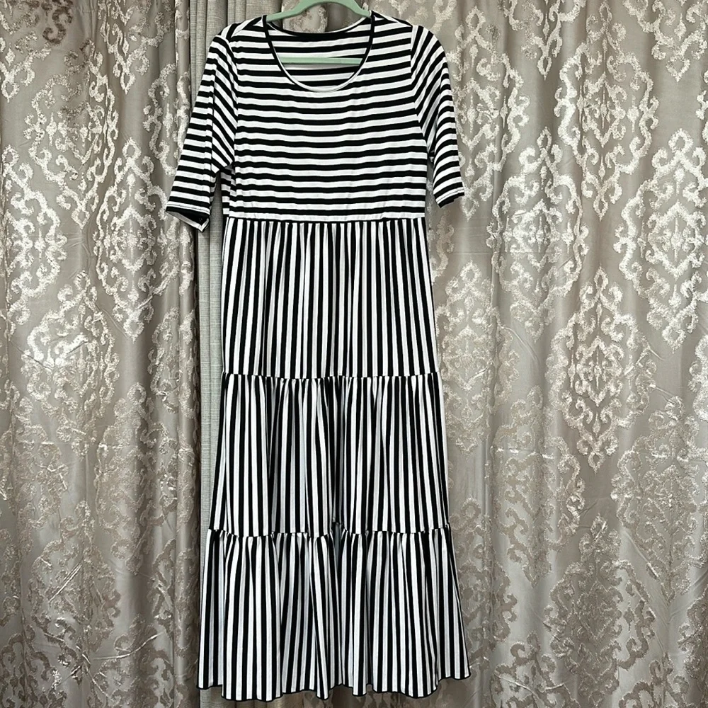 Striped 3/4 Sleeve Maxi Dress Black White - Picture 1 of 3